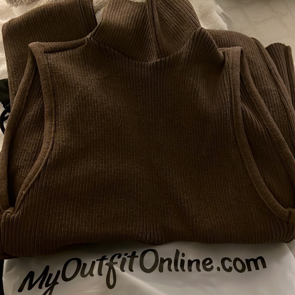 Ribbed Jumpsuit | Brown - Picture 2 of 5